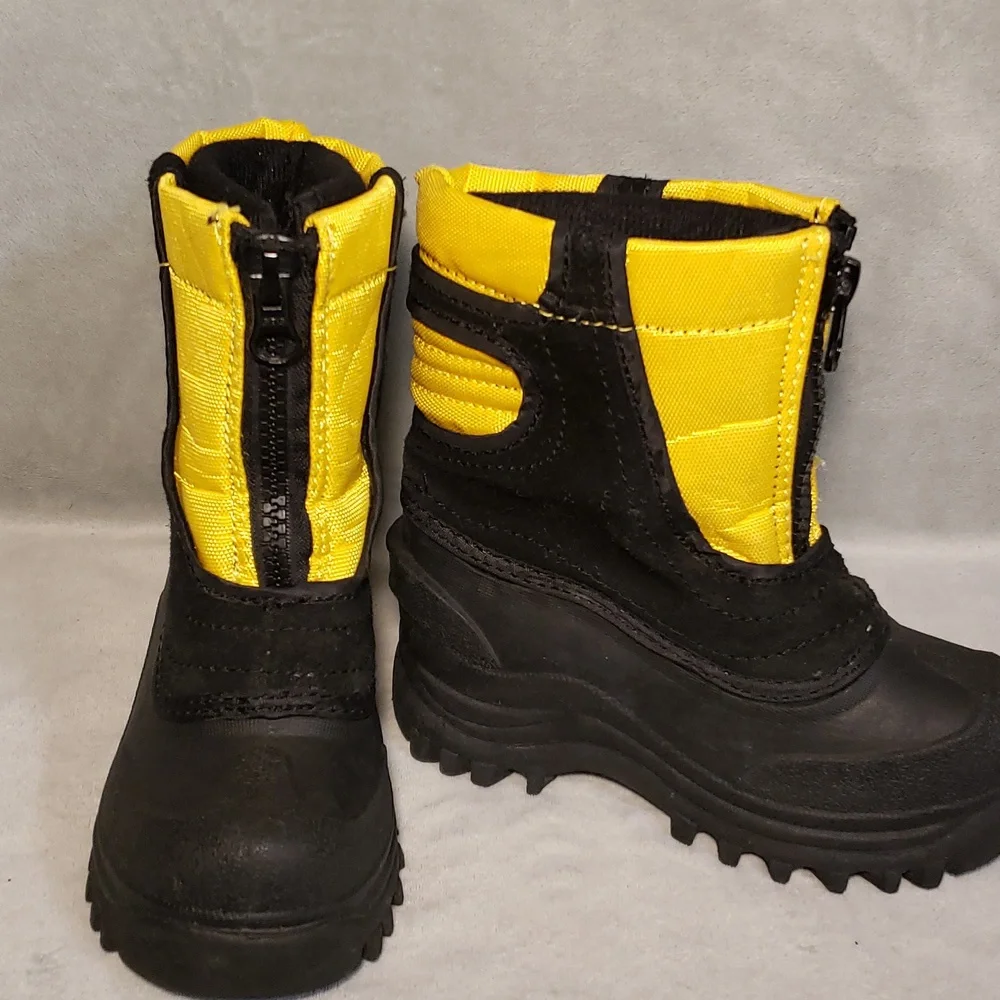 Waterproof Winter Snow Boots,black and yellow insulated Toddler snow boots.